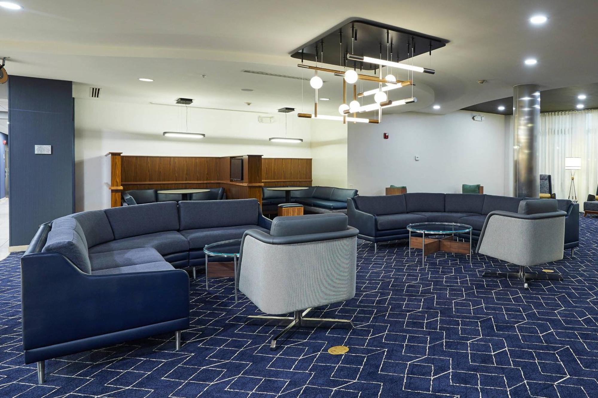 Отель Courtyard Medford Airport Экстерьер фото